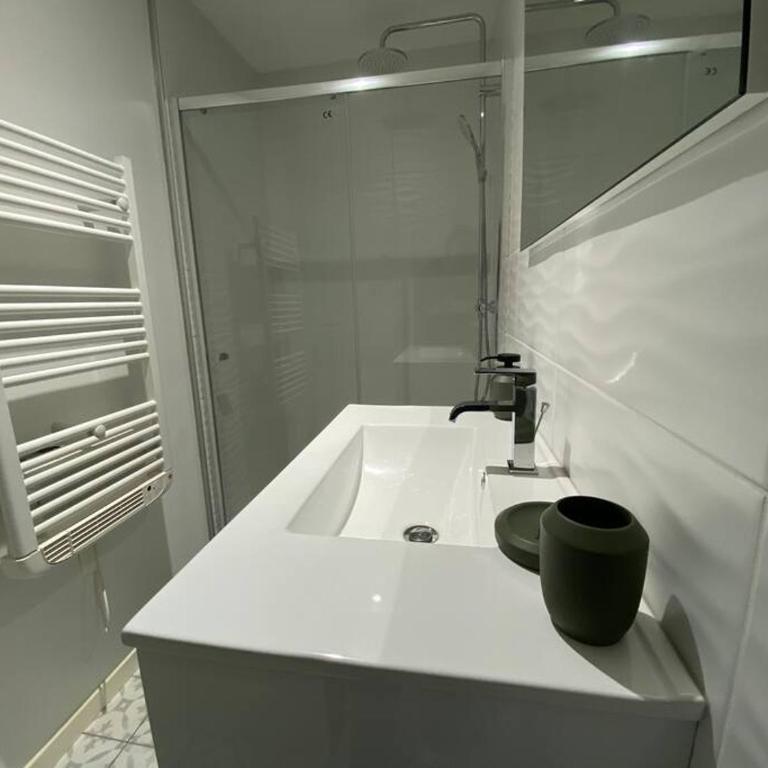 Maison 6 personnes-clim-WIFI-Proche Centre Ville - Casa con 3 Camere da Letto - 13