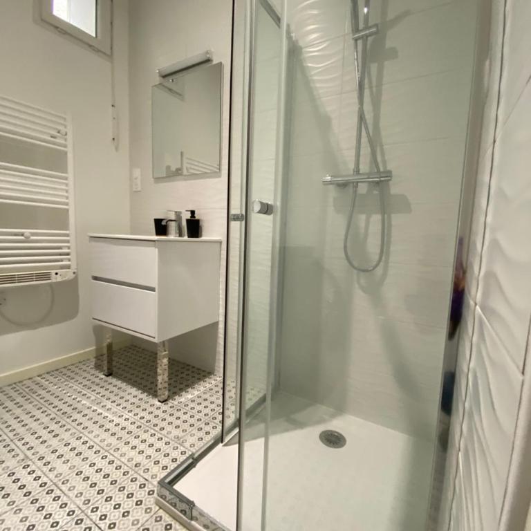 Maison 6 personnes-clim-WIFI-Proche Centre Ville - Casa con 3 Camere da Letto - 29
