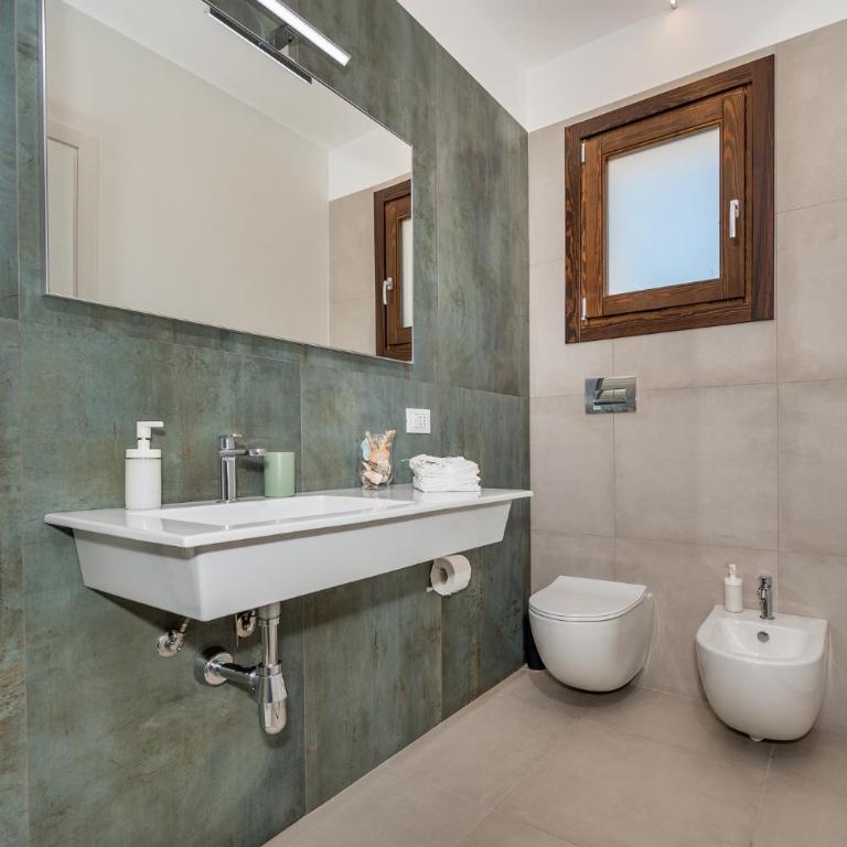 Villa Maria con piscina e vista mare - Camera Matrimoniale Deluxe (2 Adulti + 1 Bambino) - 14