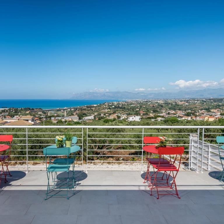 Villa Maria con piscina e vista mare - Camera Deluxe (2 Adulti + 1 Bambino) - 8