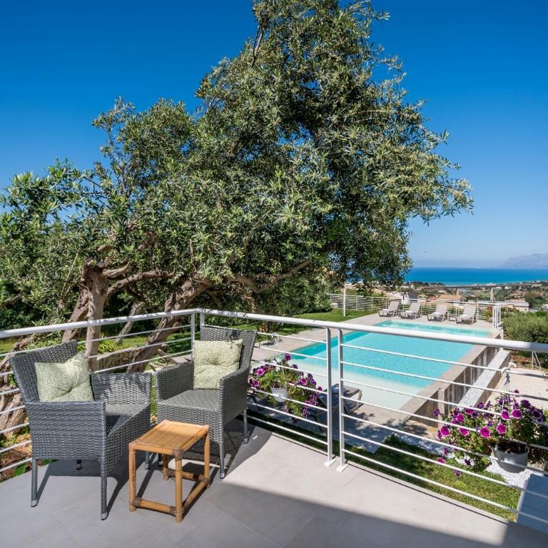 Villa Maria con piscina e vista mare - Camera Deluxe (2 Adulti + 1 Bambino) - 20