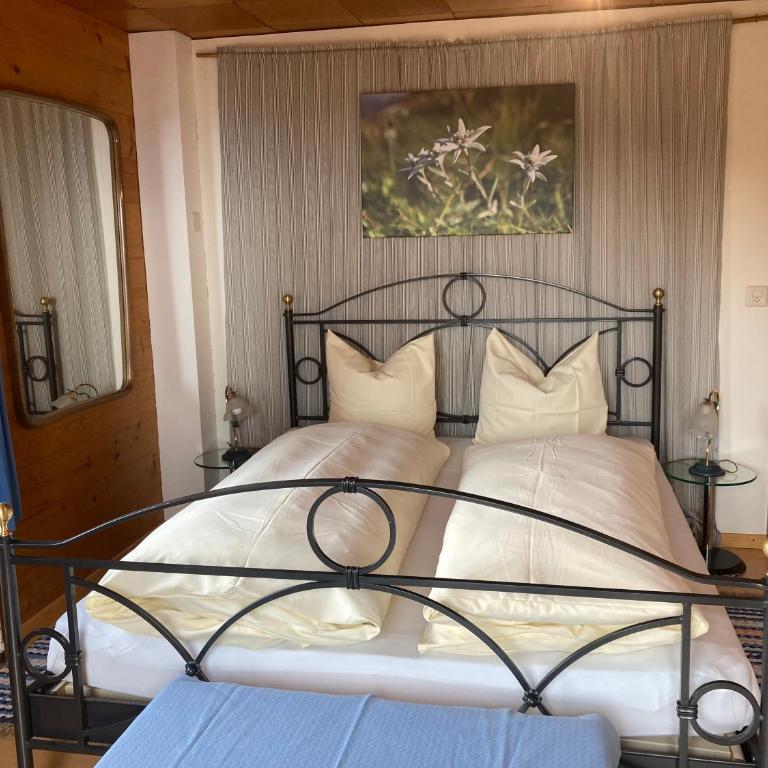 Haus Rhodania - Doppelzimmer mit Balkon - 2