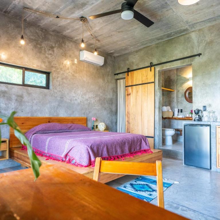 Casa Monika Vista Suit - Habitación con cama grande y vistas al mar - 1