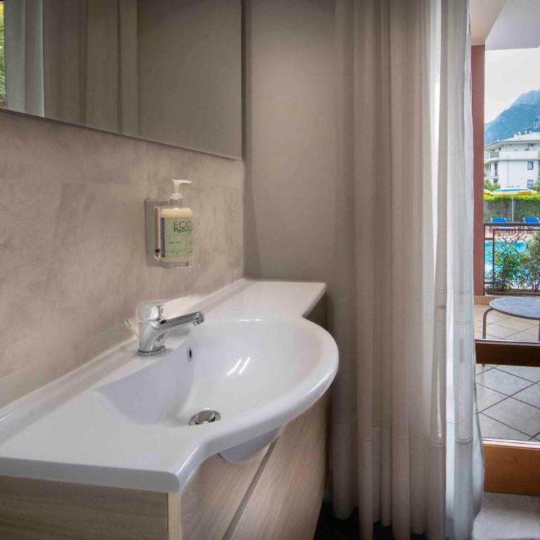 SunLake Hotel - Suite Familiare con Balcone - Dependance - 6