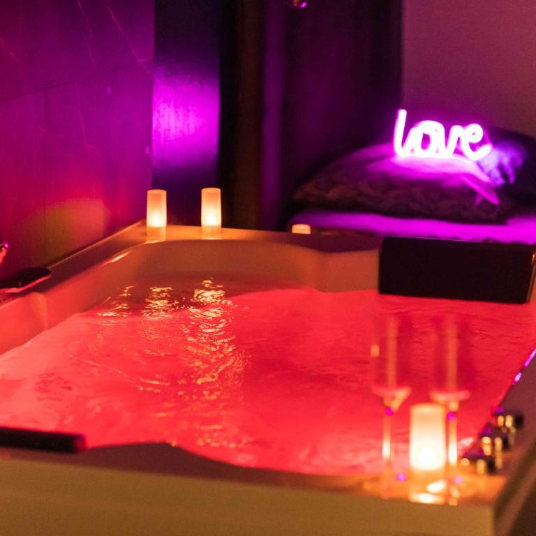 * Spa & Détente # Suite Privée # Tours # Netflix * - Apartamento de 1 dormitorio - 1