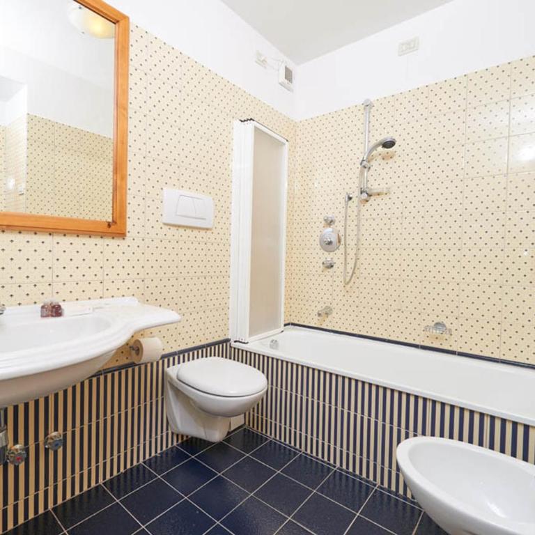 Hotel Bonapace ***S - Camera Tripla Standard - 1