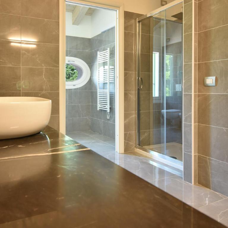 Welc-om Royal Garden luxury rooms - Camera Matrimoniale Deluxe con Doccia - 8