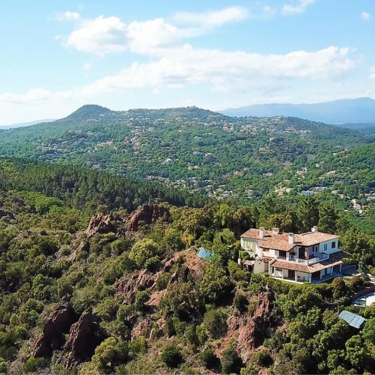 VILLA L'ESTEREL AVEC PISCINE VUE MER -MANDELIEU 06210- 6 Pers - Haus mit 3 Schlafzimmern - 23