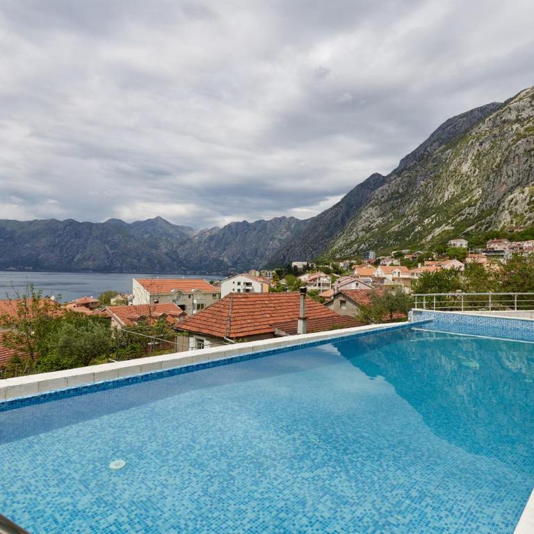 Nada's Ap with Pool and Sea View - Three-Bedroom Apartment - 9