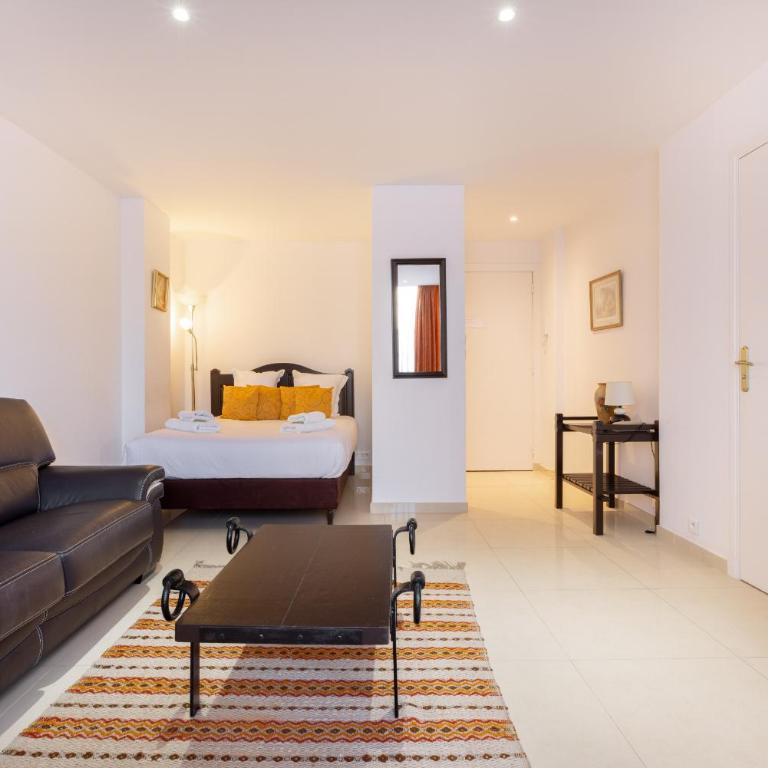Agence des Résidences - Appartements privés du 45 CROISETTE - Standard - Studio 5 - Vue sur la Ville - 1