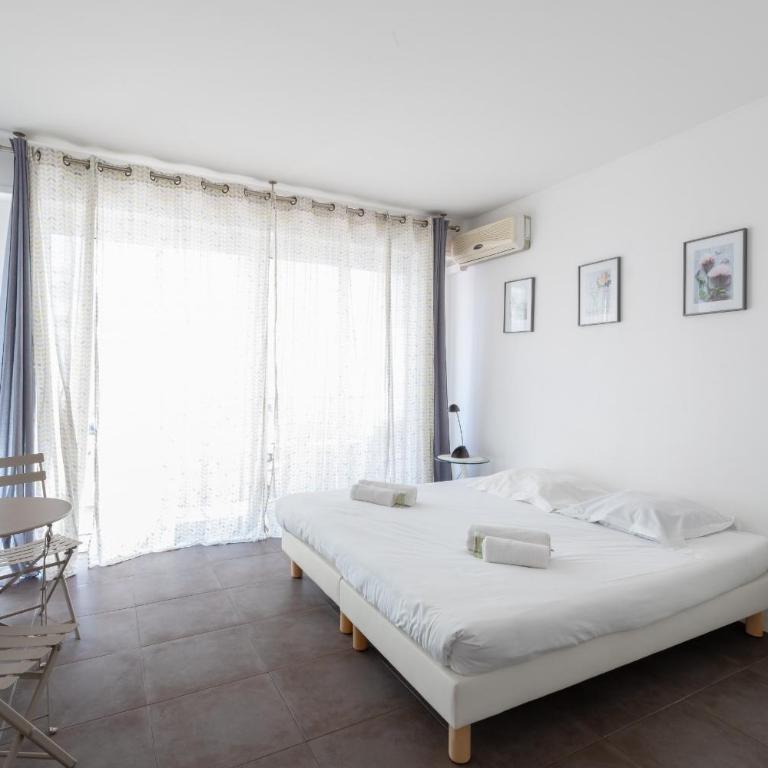 Agence des Résidences - Appartements privés du 45 CROISETTE - Standard - Studio avec Terrasse 11 - Vue sur Ville - 1