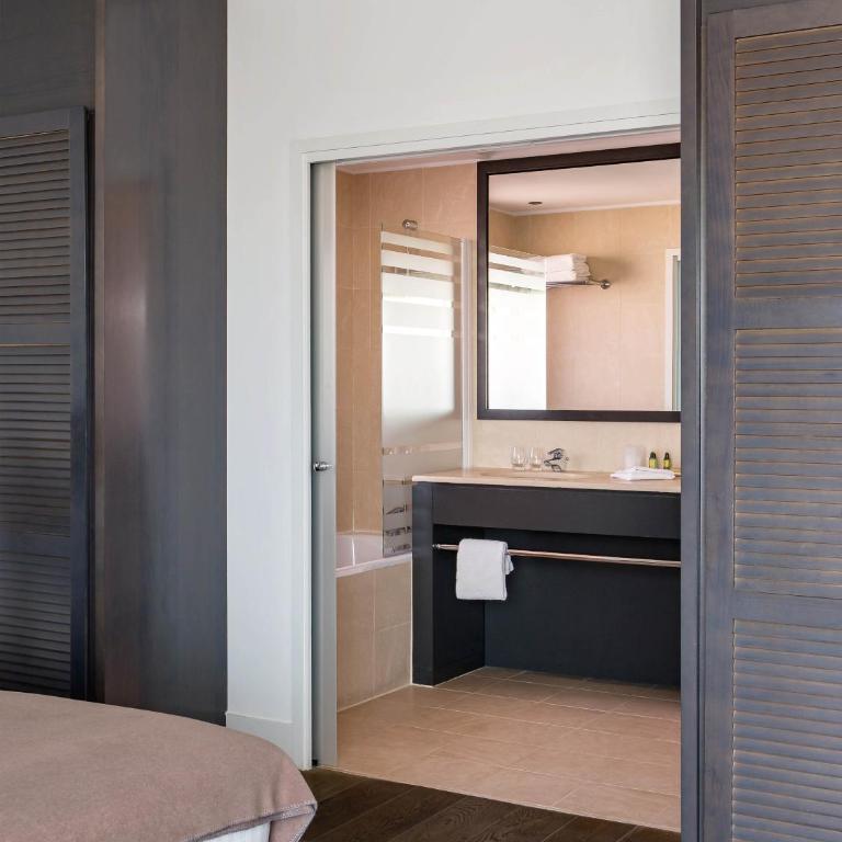 New Hotel of Marseille - Vieux Port - Chambre Double Supérieure avec Terrasse - 4