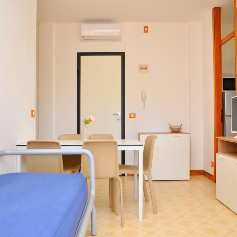 Enjoy a relaxing terrace in Bibione Pineda - Apartment - 1