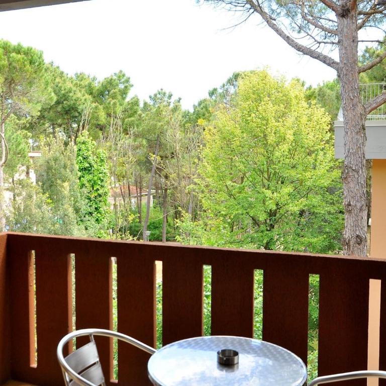 Enjoy a relaxing terrace in Bibione Pineda - Apartment - 2