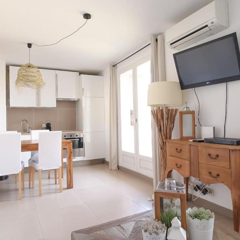 Airco studio with terrace at 2 steps from the sea - Appartement 1 Chambre - 22