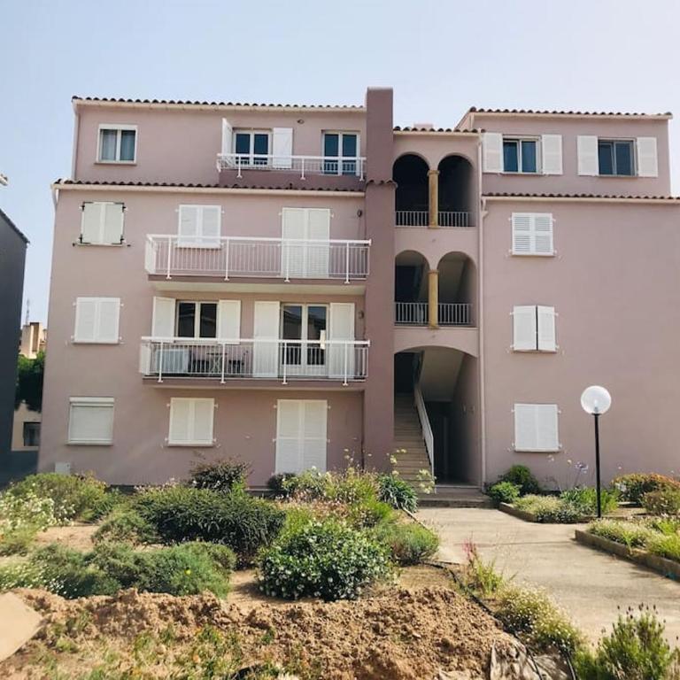 Airco studio with terrace at 2 steps from the sea - Appartement 1 Chambre - 34