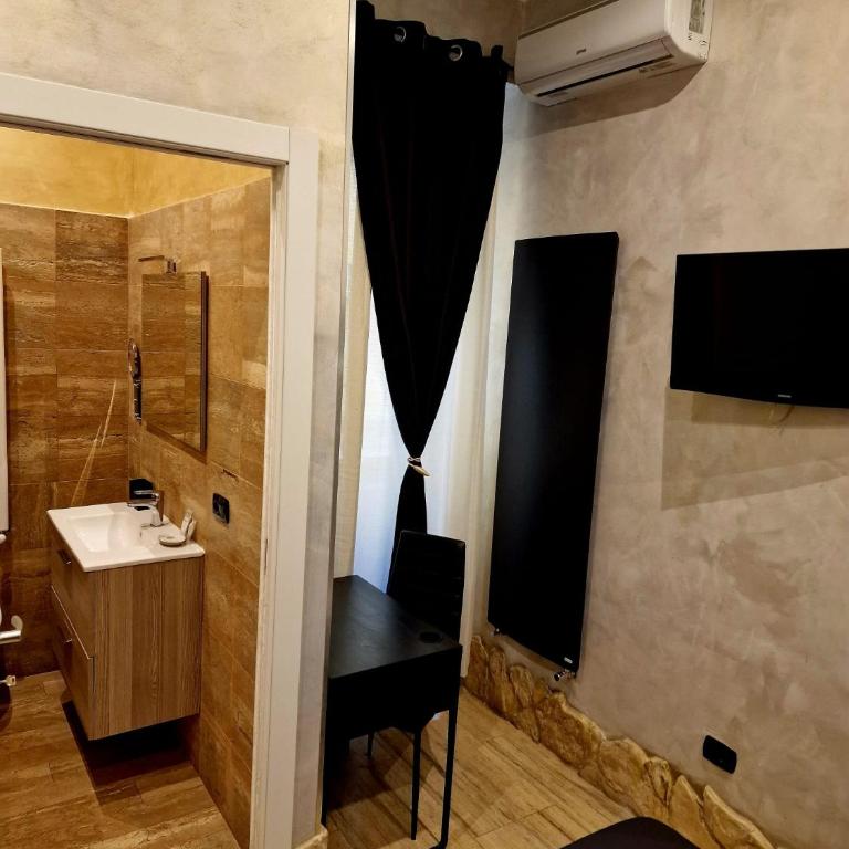 Jadore Monic - Camera Singola con Bagno Privato - 5