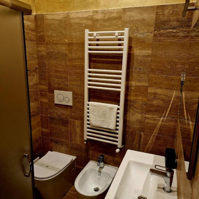 Jadore Monic - Camera Singola con Bagno Privato - 3