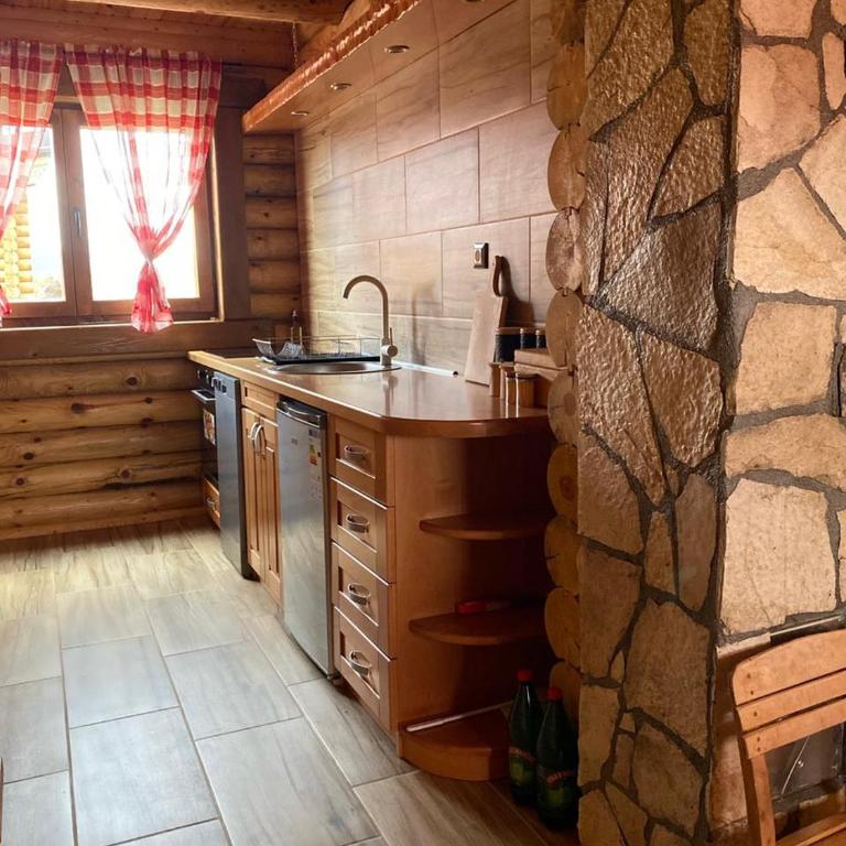 LogCabin Žabljak - Three-Bedroom House - 16