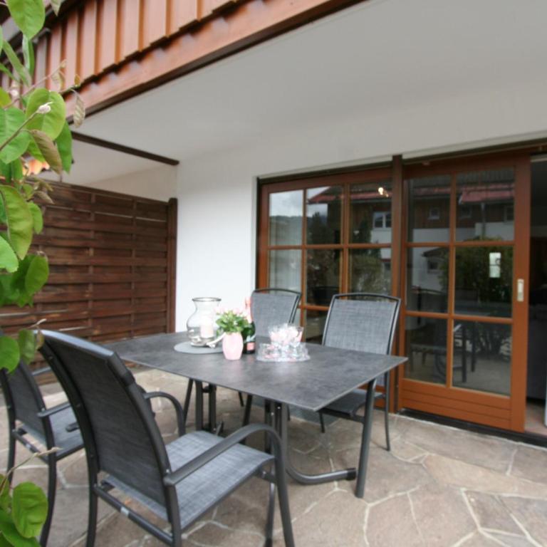 Alpenflair Ferienwohnungen Whg 404 - Haus mit 4 Schlafzimmern - 42