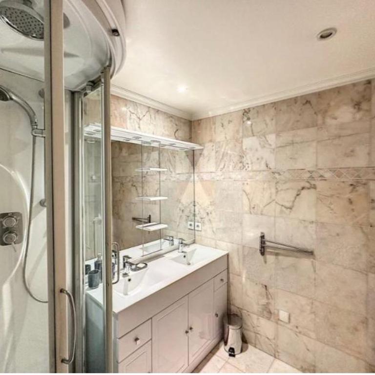 Les Mimosas-spacious apartment-city center - Apartamento de 1 dormitorio - 11