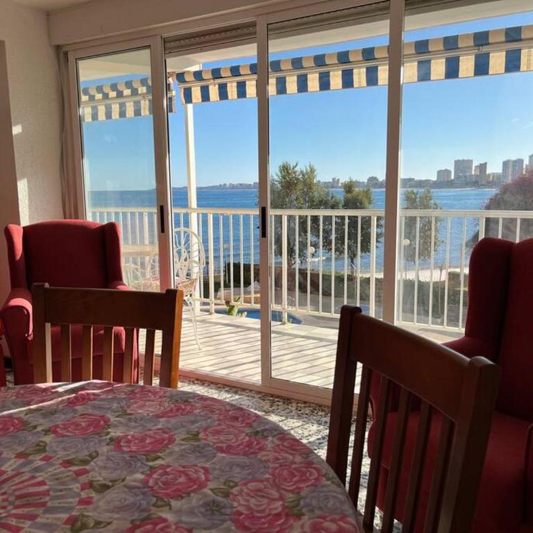 Residencial salida directa al mar. Grandes vistas - Three-Bedroom Apartment - 17
