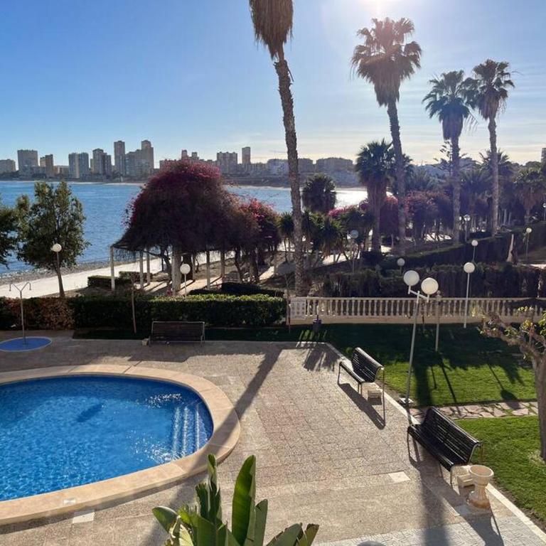 Residencial salida directa al mar. Grandes vistas - Three-Bedroom Apartment - 29