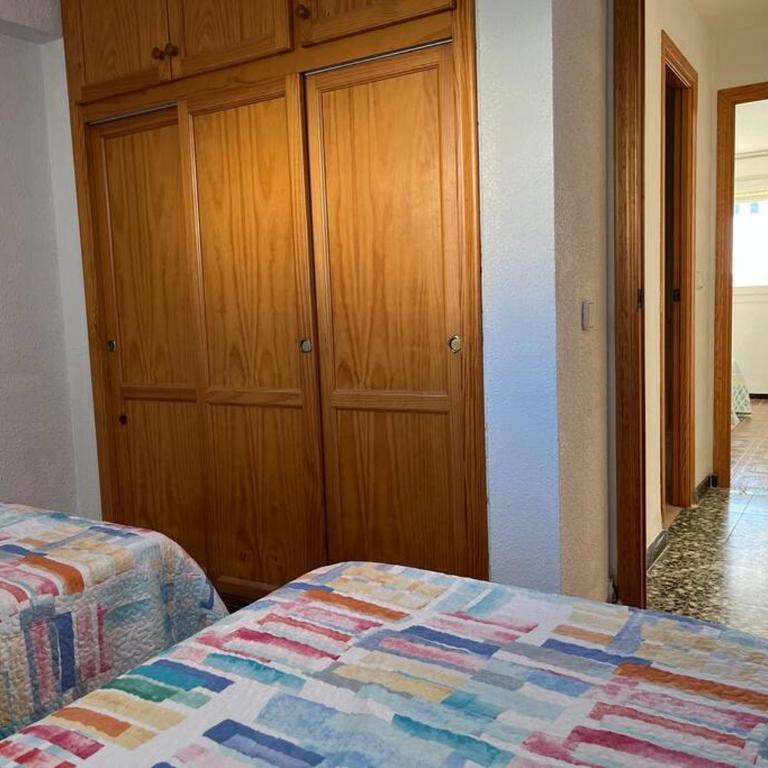 Residencial salida directa al mar. Grandes vistas - Three-Bedroom Apartment - 39