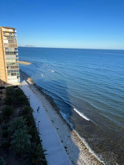 Residencial salida directa al mar. Grandes vistas - Three-Bedroom Apartment - 40