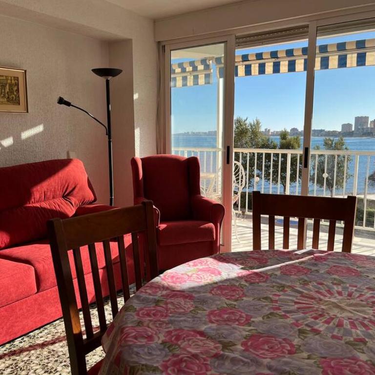 Residencial salida directa al mar. Grandes vistas - Three-Bedroom Apartment - 54