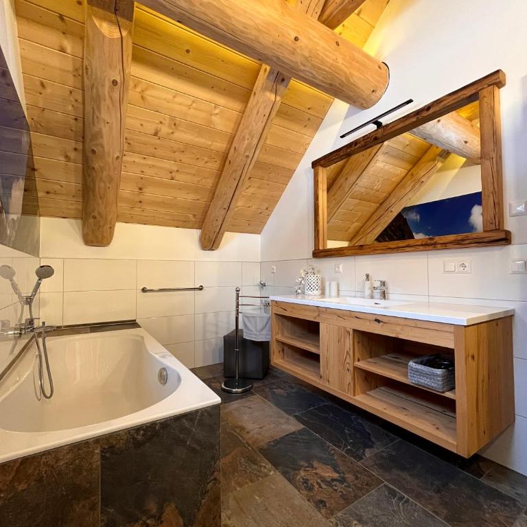 Almzauber Chalets - Haus Enzian inkl Infrarotliegen - Chalet 3 - 24