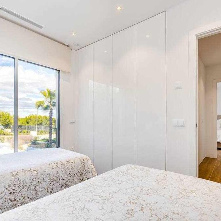 Apartamento único de 3 dormitorios en las Colinas - Apartamento de 3 dormitorios con vistas - 16