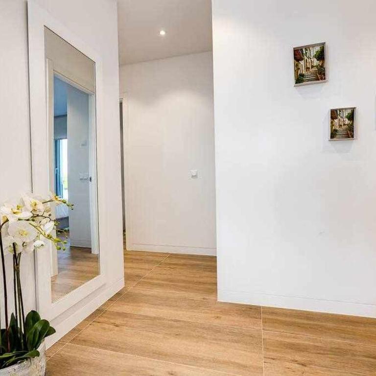 Apartamento único de 3 dormitorios en las Colinas - Apartamento de 3 dormitorios con vistas - 11