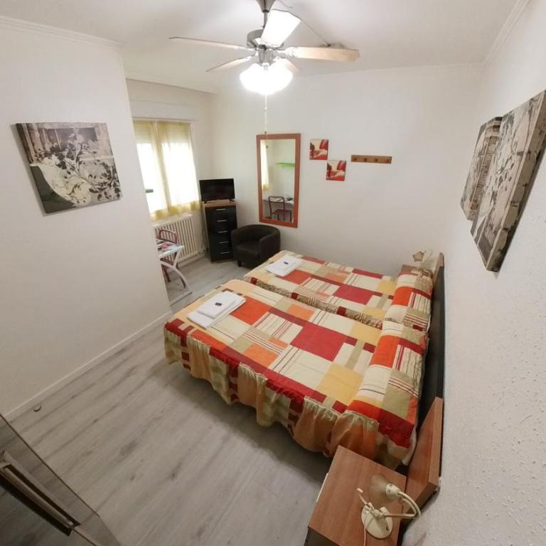 Pensión Meson del Barro - Pamplonabeds - Habitación Doble con baño compartido - 2 camas - 4