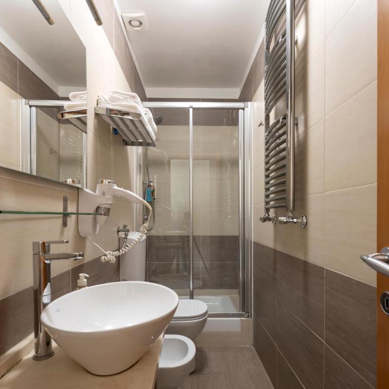 New Joyful Guest House - Camera Matrimoniale/Doppia con Letti Singoli con Bagno Privato - 12