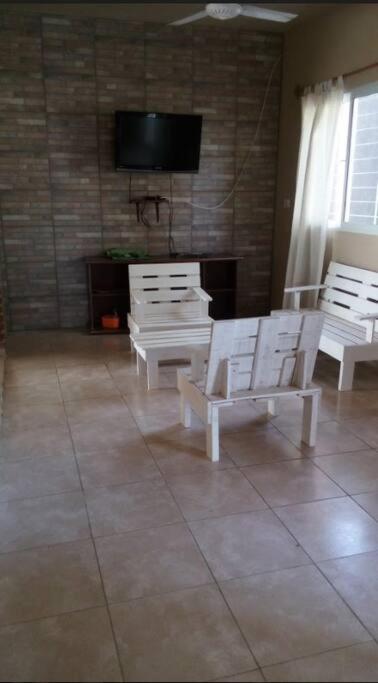 Casa con pileta - Two-Bedroom House - 13