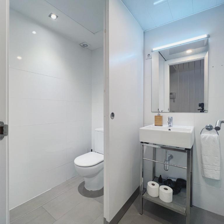 Stay U-nique Apartments Pellaires - Three-Bedroom Apartment - 2