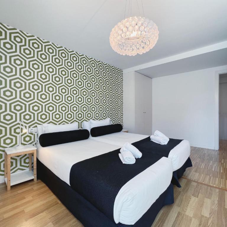 Stay U-nique Apartments Pellaires - Three-Bedroom Apartment - 21