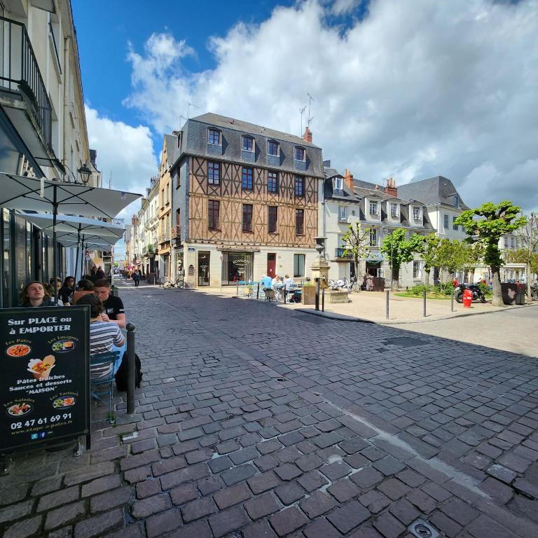 "Colbert Triplex" 3 chambres - Balcon - Patio - Cathédrale - Apartment - 44