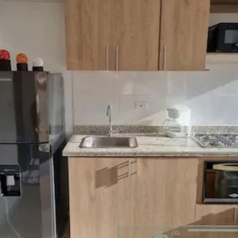 Cómodo apartamento cerca al Parque del Café - Three-Bedroom Apartment - 9