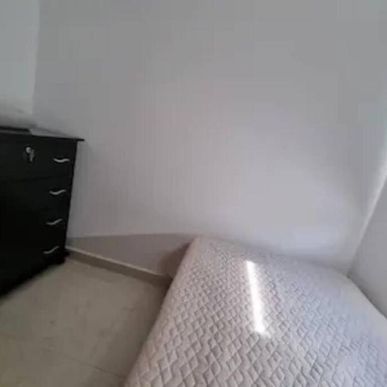 Cómodo apartamento cerca al Parque del Café - Three-Bedroom Apartment - 15