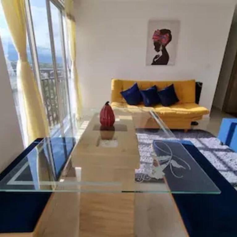 Cómodo apartamento cerca al Parque del Café - Three-Bedroom Apartment - 8