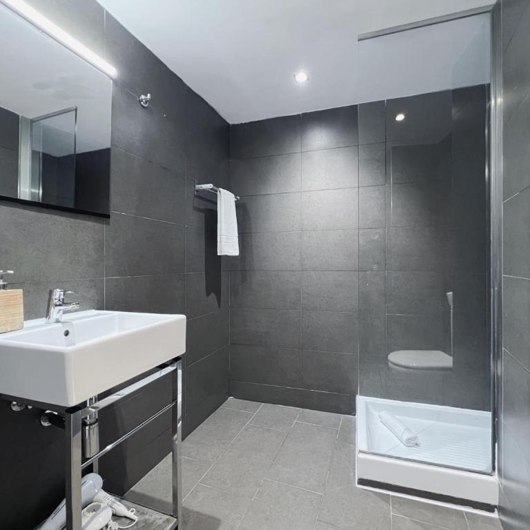 Stay U-nique Apartments Pellaires - Three-Bedroom Apartment - 18