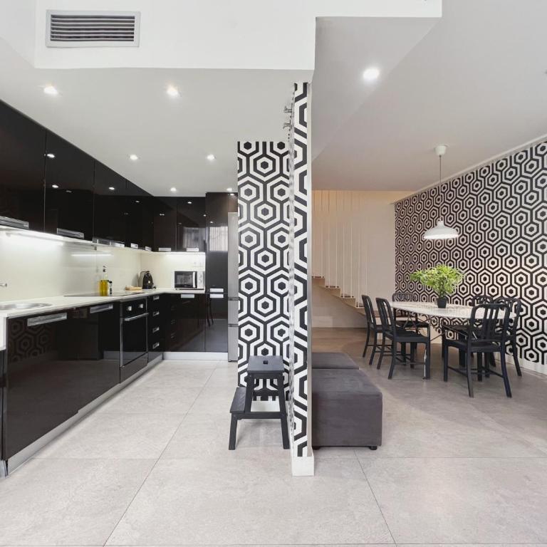 Stay U-nique Apartments Pellaires - Three-Bedroom Apartment - 13