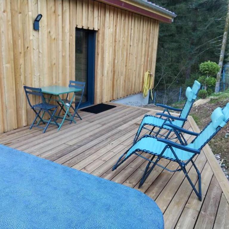 Le Refuge perché du saut de la bourrique, SPA, terrain clôturé, bordure de forêt - Chalet 2 Chambres - 14