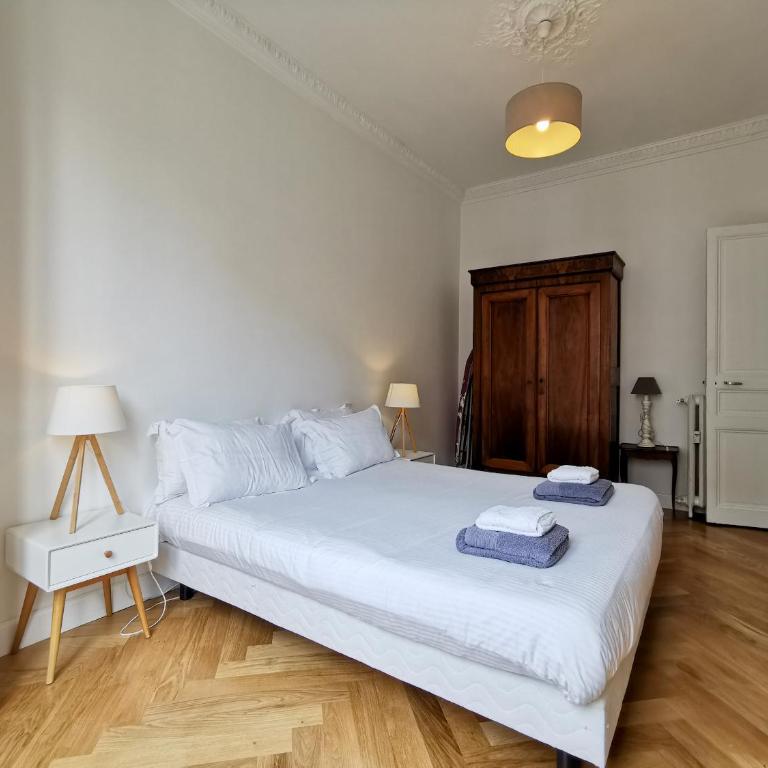 Le Palazzo 219 by Booking Guys - One-Bedroom Apartment - 20