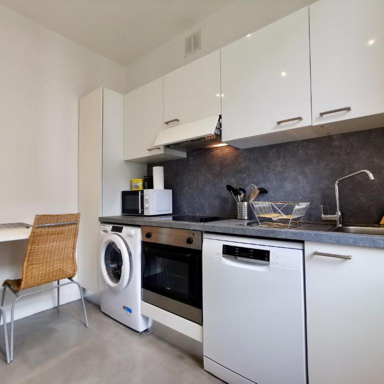 Le Palazzo 219 by Booking Guys - One-Bedroom Apartment - 26