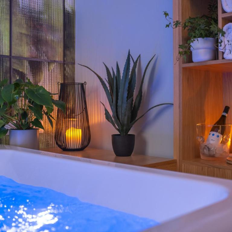 Archè Design Rooms and Suites - Suite with Private Pool - 17