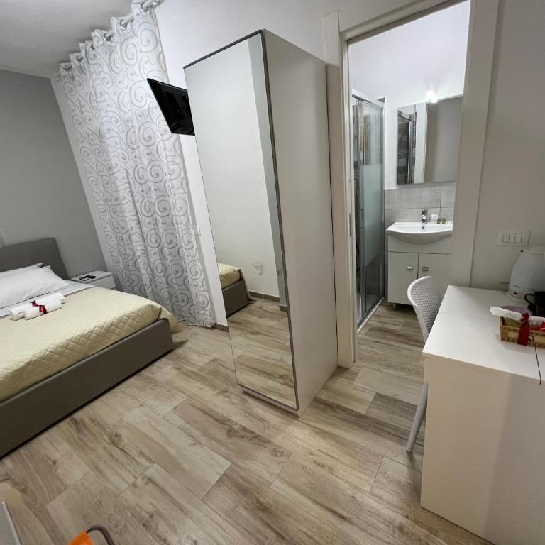 Alì Babà Rooms - Single Room with Private Bathroom - 3
