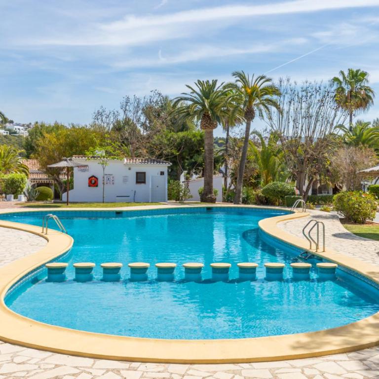Las Flores by Sun & Sea Homes - Two-Bedroom House - 3